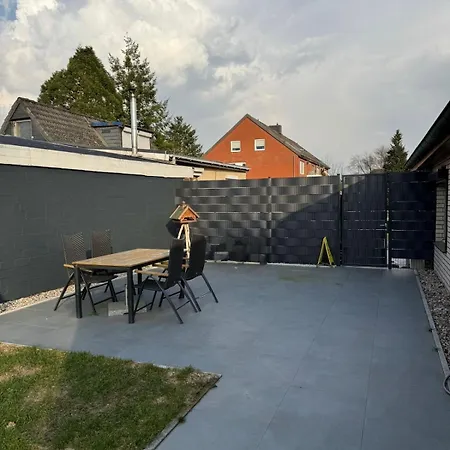 Haus Gruenhof With Garden & Conservatory Geesthacht
